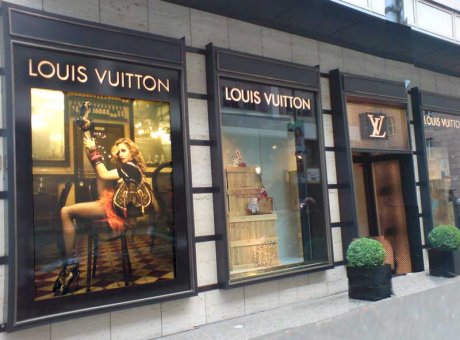 madonnalicious: Louis Vuitton in Berlin