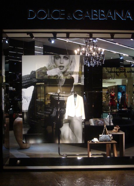 dolceandgabbana_window_caesarspalace_new