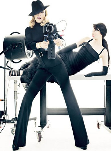 harpersbazaar_1211_0112_cover_subscriber_news.jpg